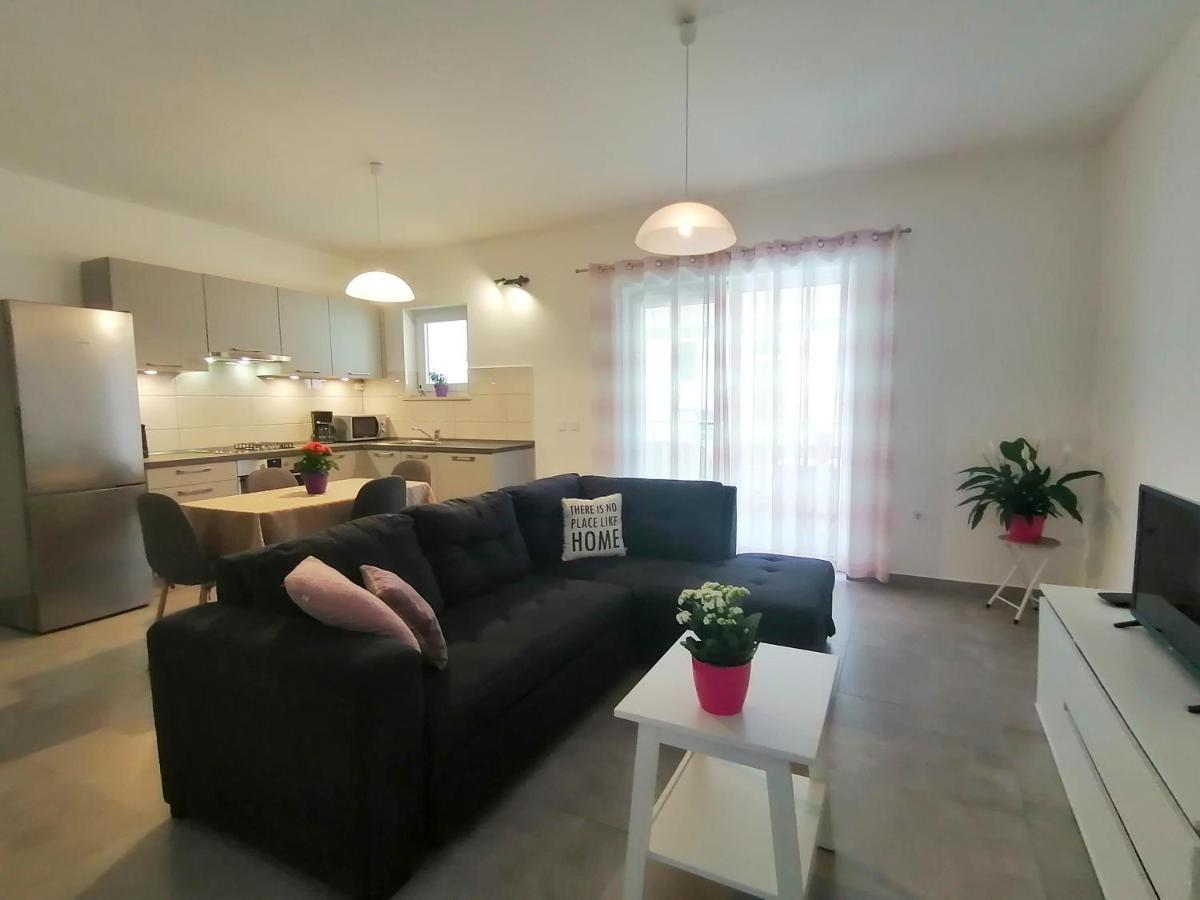 Holiday Apartment Dunja بولا المظهر الخارجي الصورة